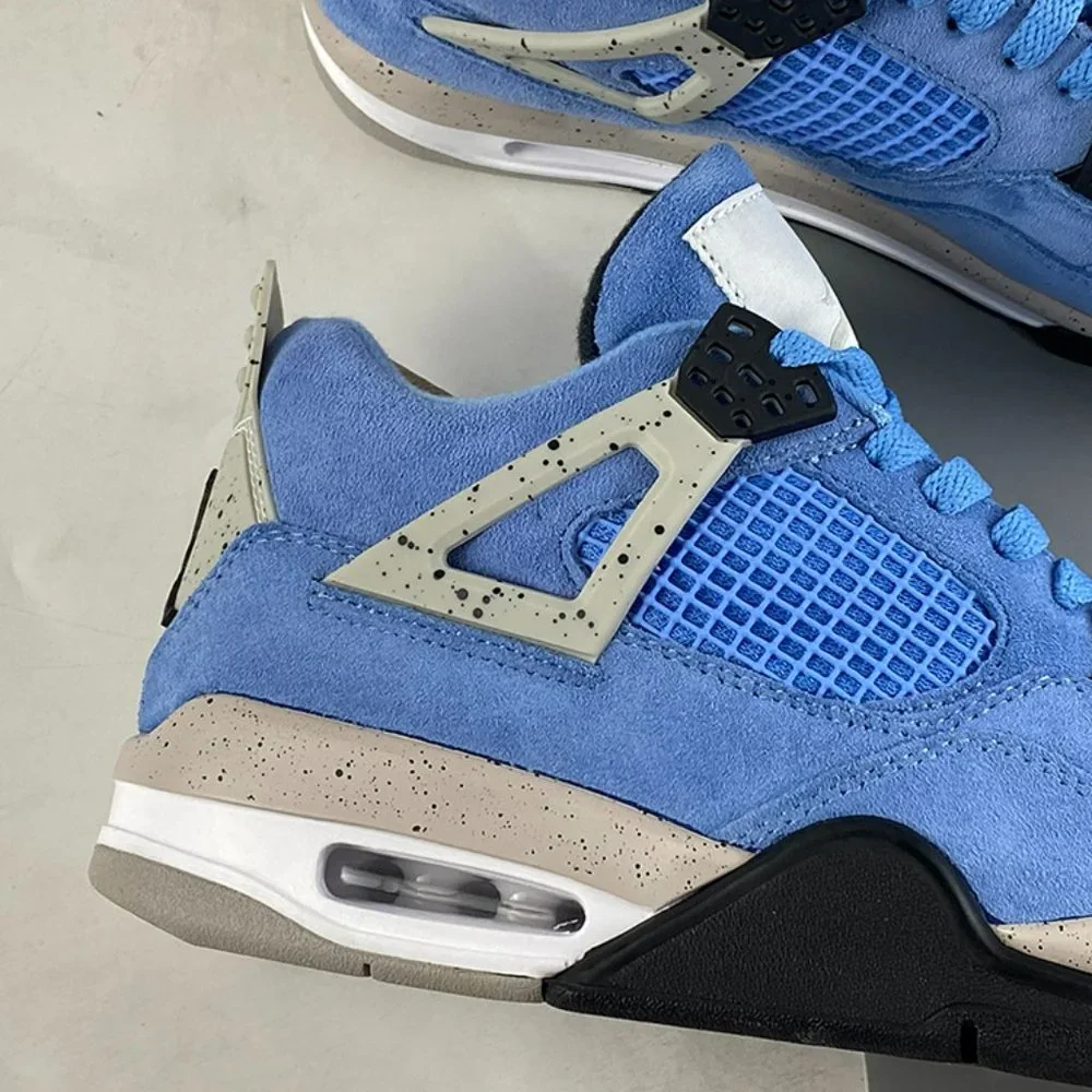 Air Jordan 4 Retro SE University Blue Sneakers - Picture 5 of 10